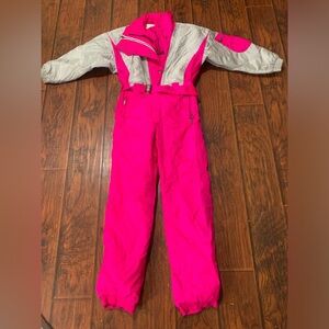 Brand new! Vintage osi belted ski suit color is 100% no marks tears or rips.